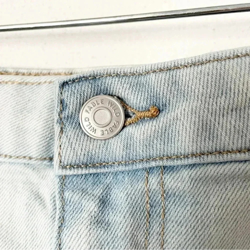 Wild Fable Women’s Highest Rise Denim Raw Hem Light Wash Shorts Size 18 - Picture 8 of 9
